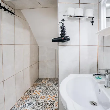 Apartment Hanlar